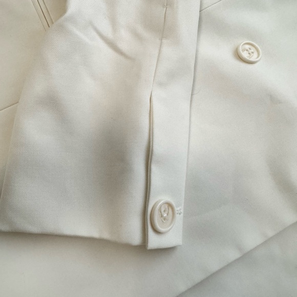 Versatile Modern Blazer, size M, color white - Picture 7 of 9
